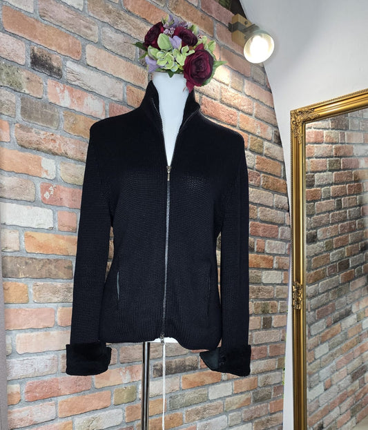 Brunello Cucinelli Kaschmir Strickjacke aus 100 % Kaschmir in Schwarz mit Stehkragen und Reißverschluss