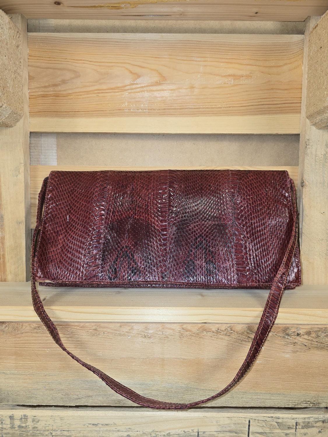 Ledertasche in Reptilienoptik