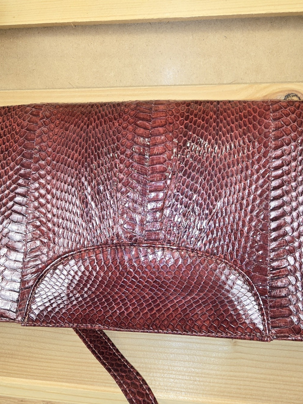 Ledertasche in Reptilienoptik