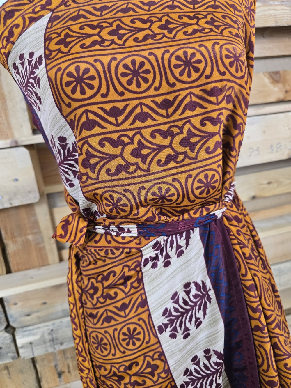 2-in-1 Seiden-Wickelrock & Kleid