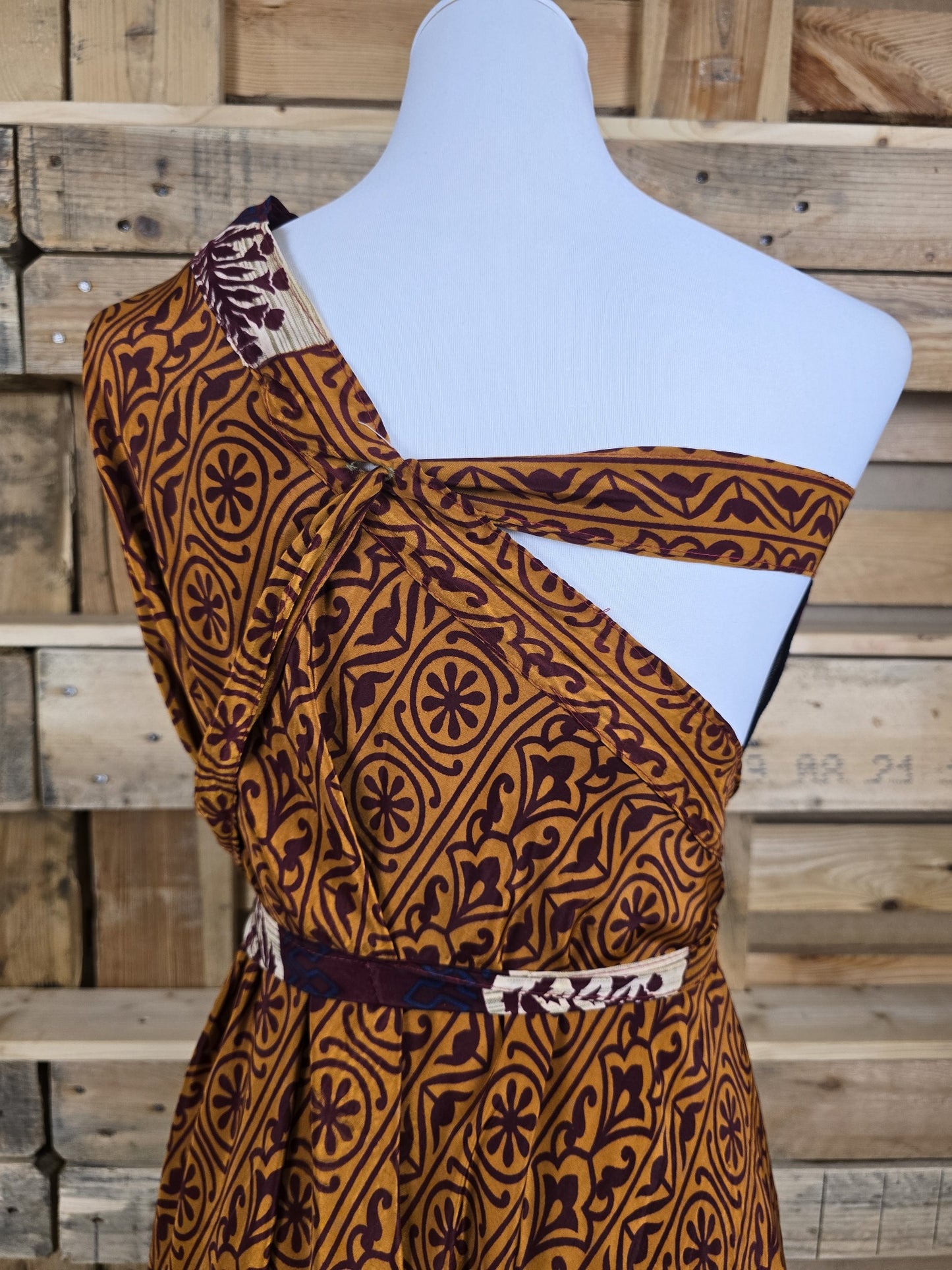 2-in-1 Seiden-Wickelrock & Kleid