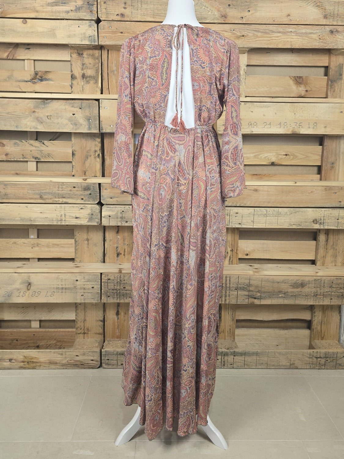 seiden maxikleid mit paisleymuster
