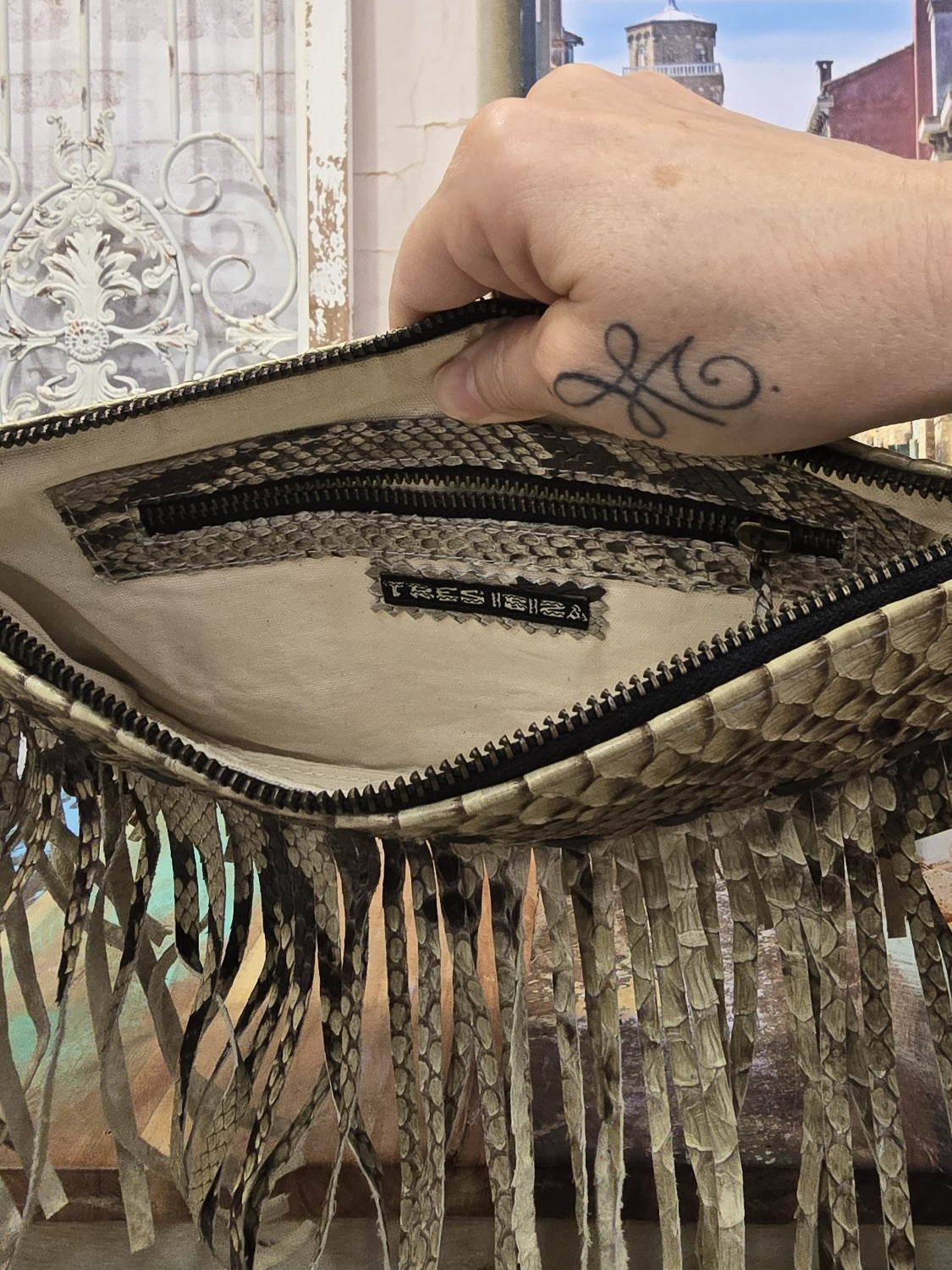 Tres Ibiza Fransen Clutch